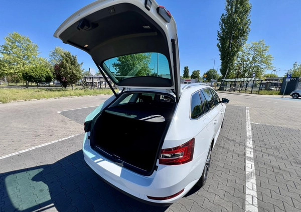 Skoda Superb cena 83000 przebieg: 121431, rok produkcji 2016 z Kalisz małe 172